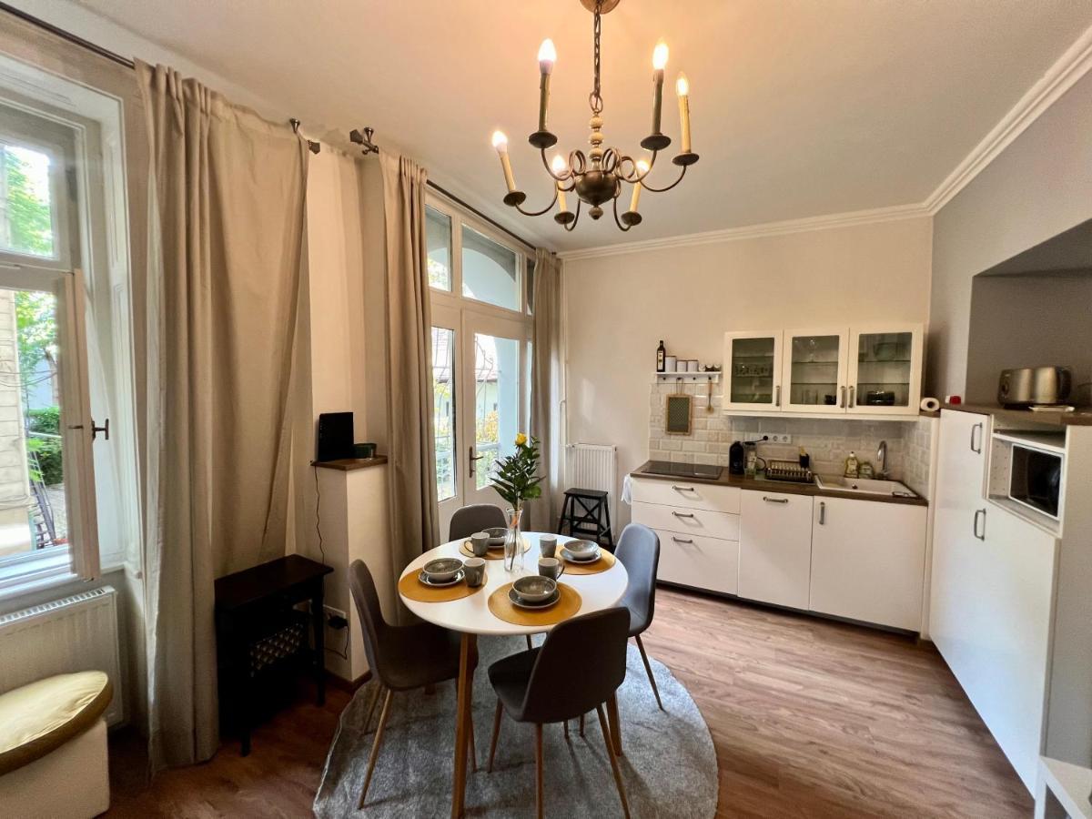 Adorable, Cosy Apartment At The Heroes' Square Budapeste Exterior foto